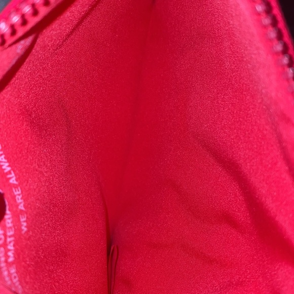 VALENTINO GARAVANI NWOT
Size S Cloth travel bag
Never worn, - Picture 6 of 8